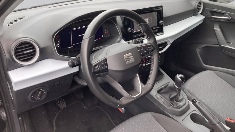 Vehicle Image 10