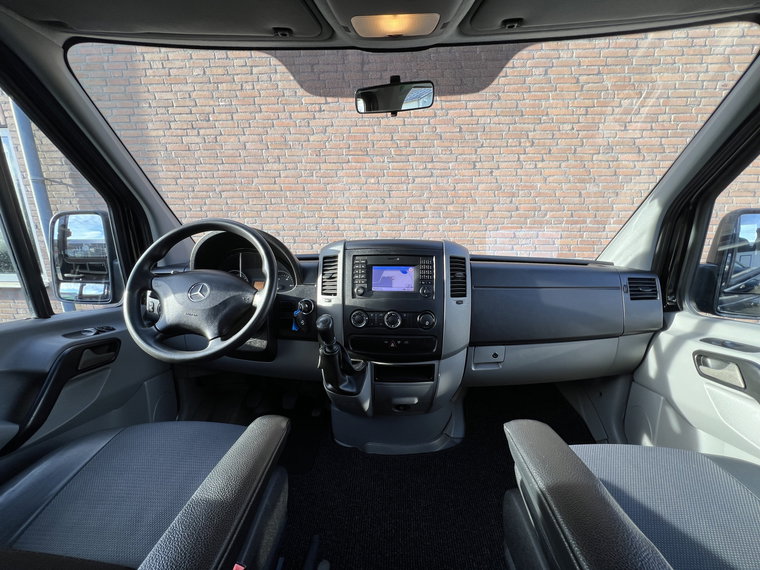 Vehicle Image 23