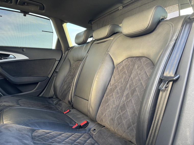 Vehicle Image 35