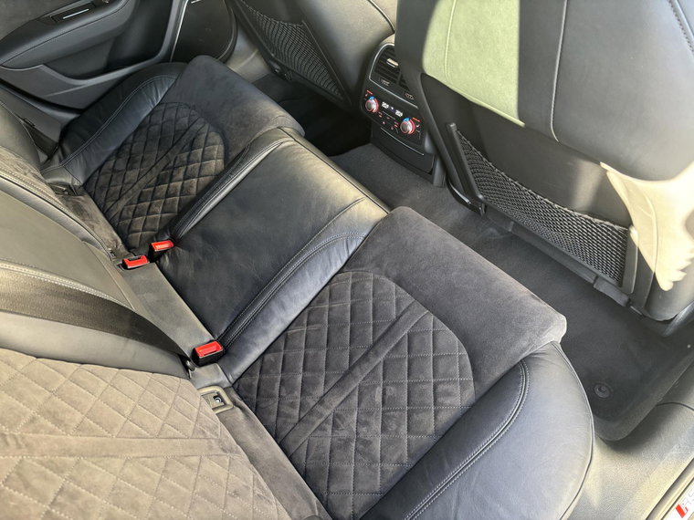 Vehicle Image 38