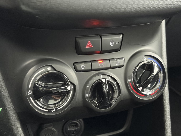 Vehicle Image 26