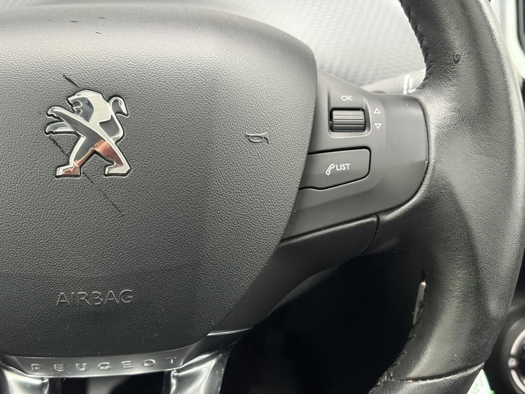 Vehicle Image 28
