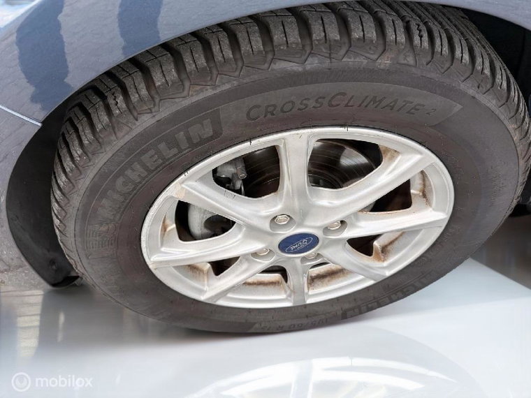 Vehicle Image 30
