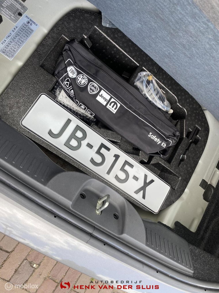 Vehicle Image 17