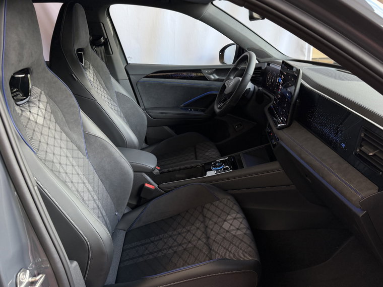 Vehicle Image 45