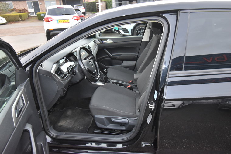 Vehicle Image 22
