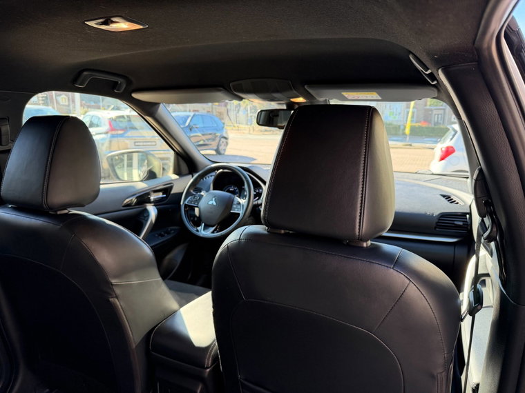 Vehicle Image 32