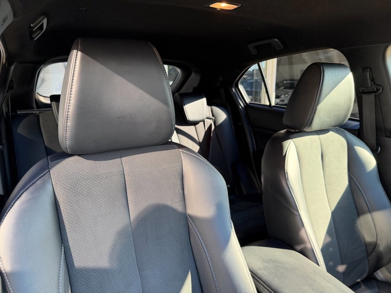 Vehicle Image 35
