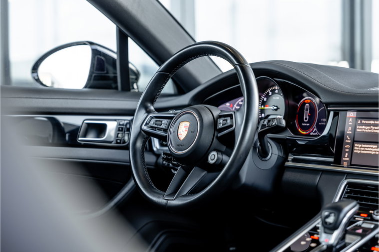 Vehicle Image 15
