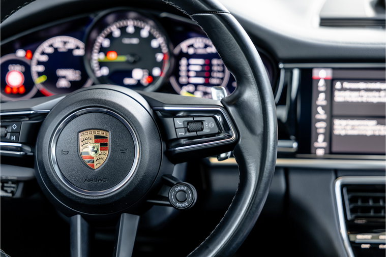 Vehicle Image 30