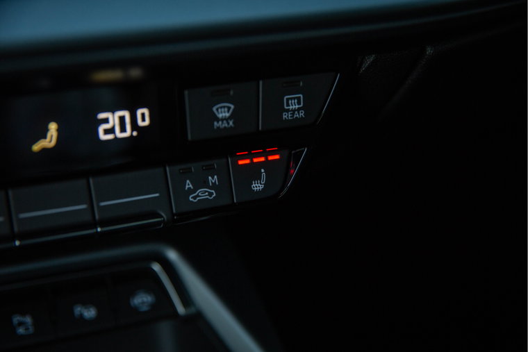 Vehicle Image 28