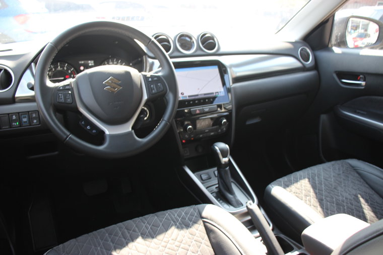 Vehicle Image 7