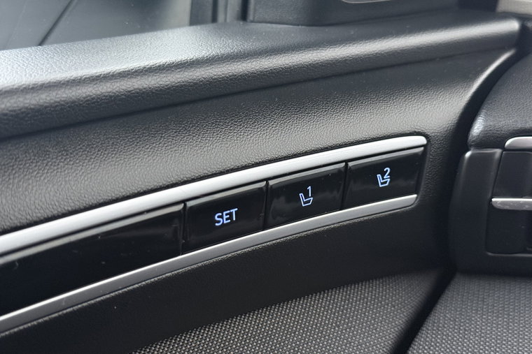Vehicle Image 23