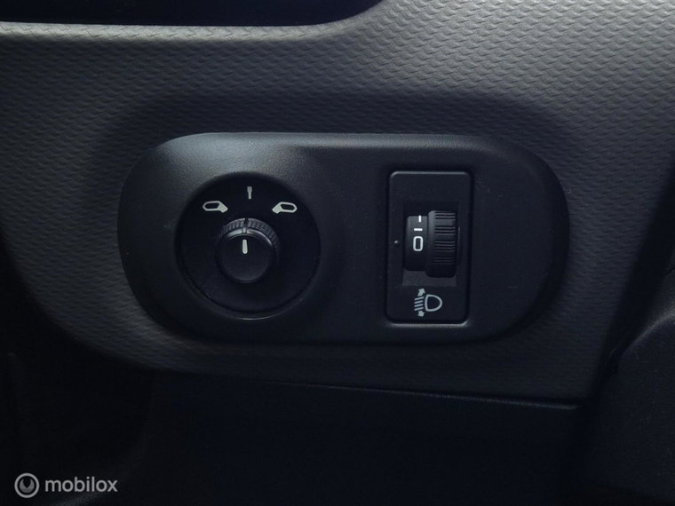 Vehicle Image 42