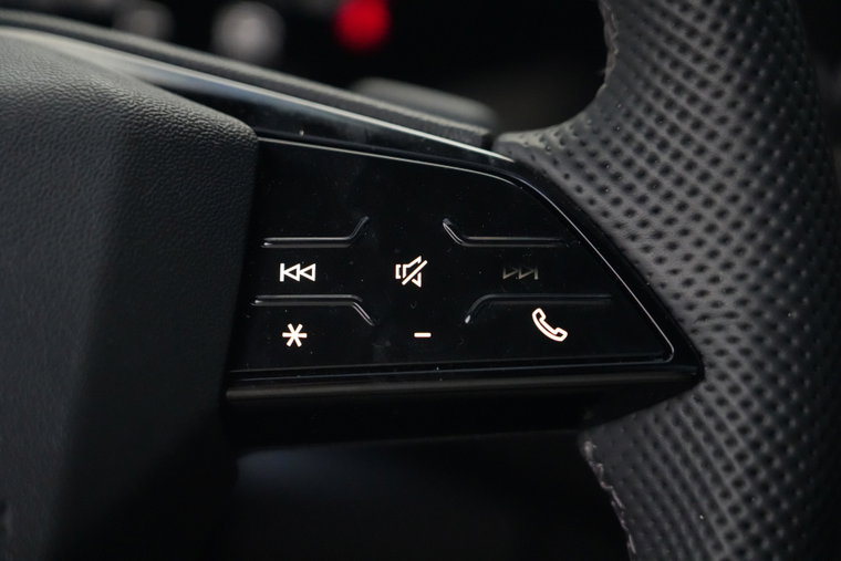 Vehicle Image 24