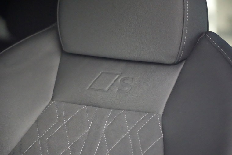 Vehicle Image 30