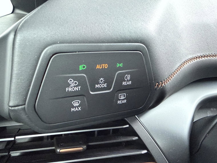 Vehicle Image 30