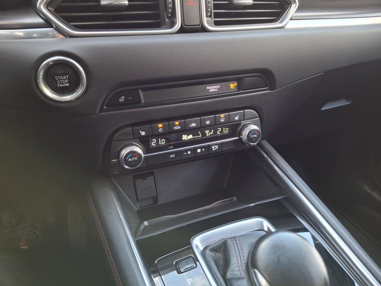 Vehicle Image 32