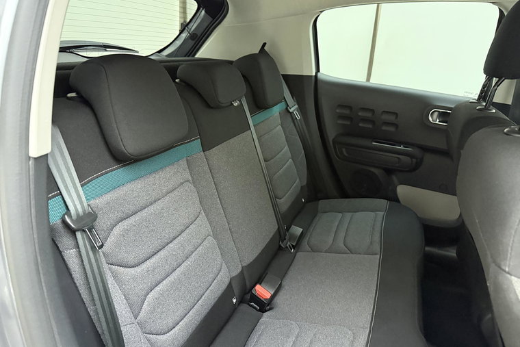 Vehicle Image 13