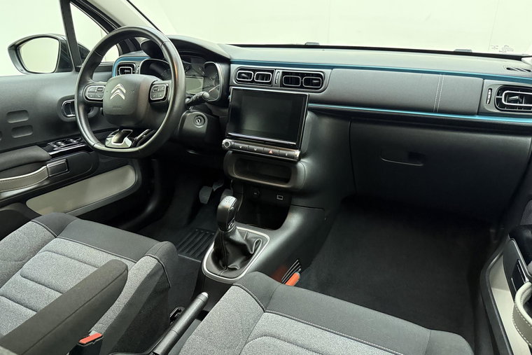 Vehicle Image 14