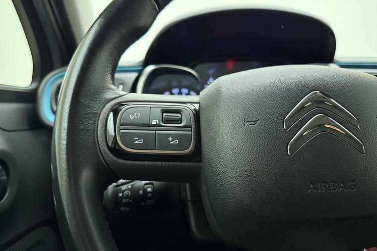 Vehicle Image 17