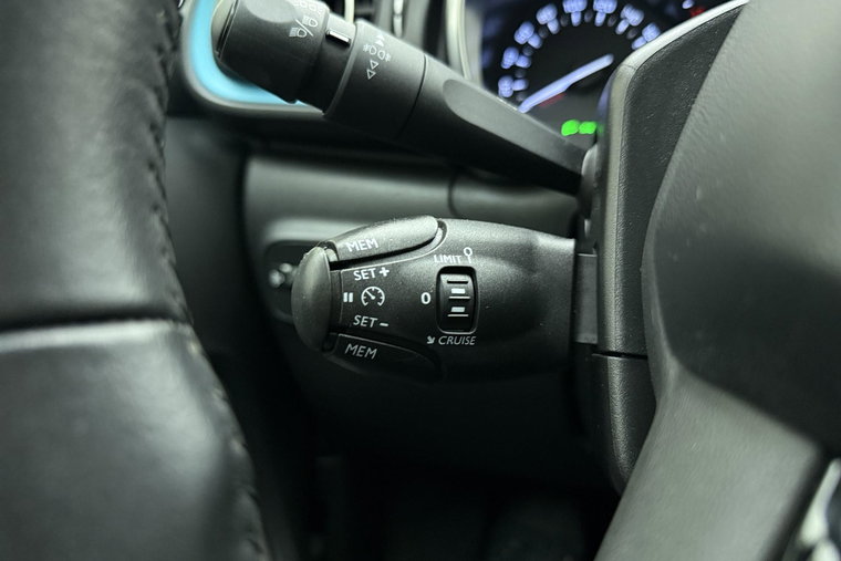 Vehicle Image 26