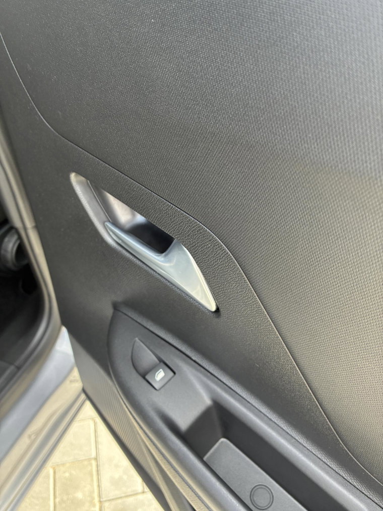 Vehicle Image 42