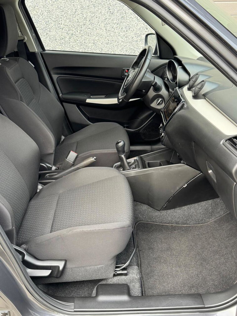 Vehicle Image 11