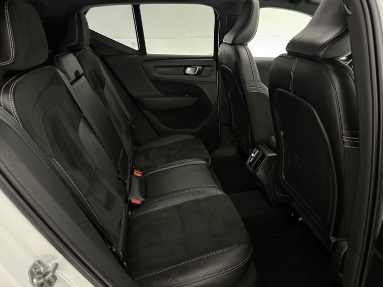 Vehicle Image 33