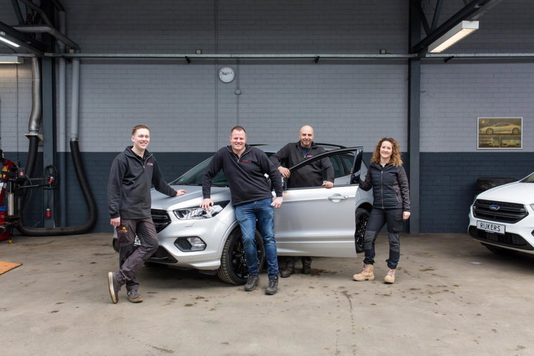 Vehicle Image 11