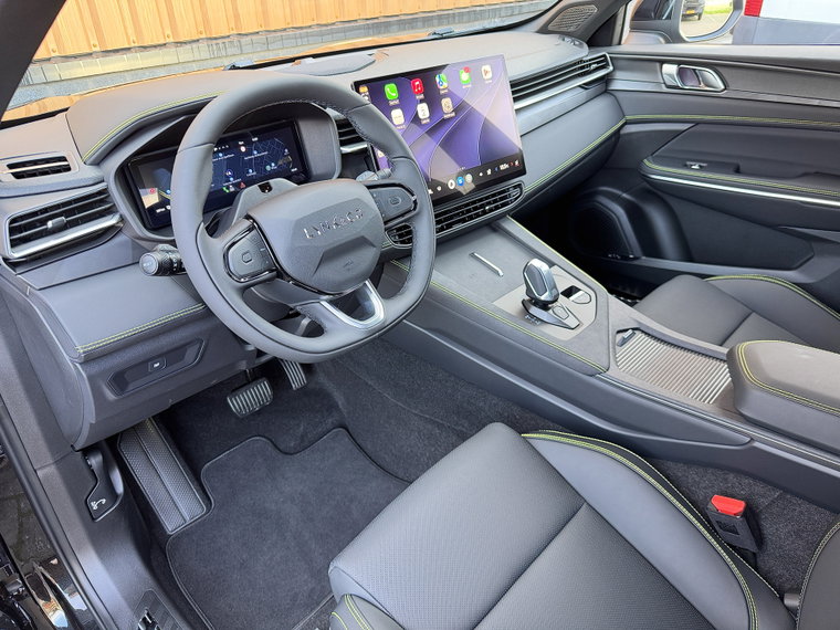 Vehicle Image 8