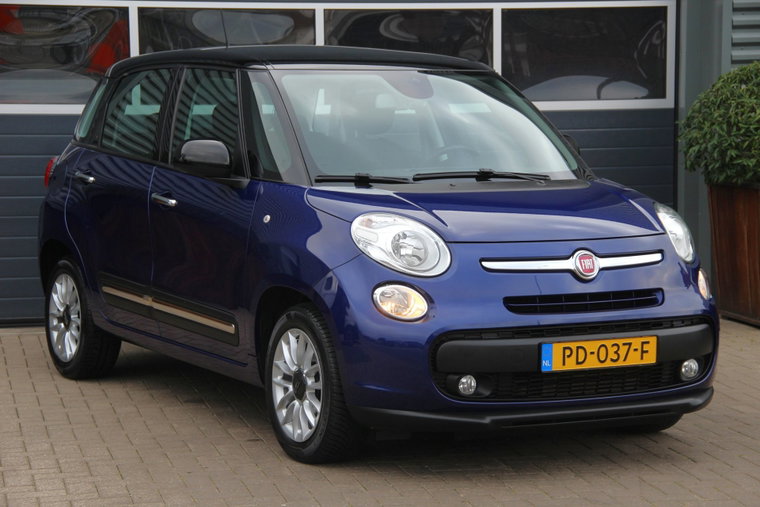 Vehicle Image 32
