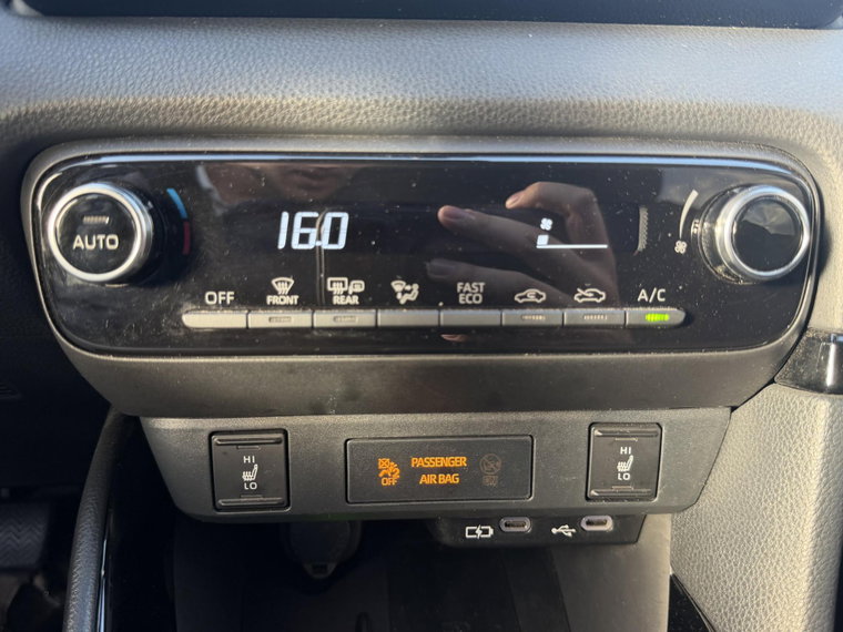 Vehicle Image 17