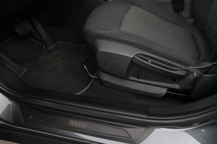 Vehicle Image 43