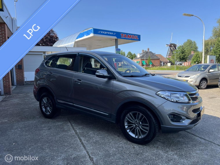 Vehicle Image 6