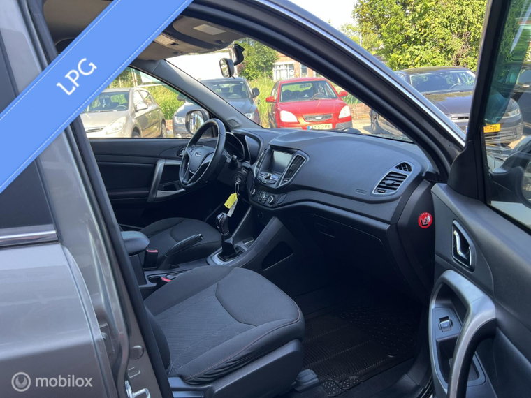 Vehicle Image 10