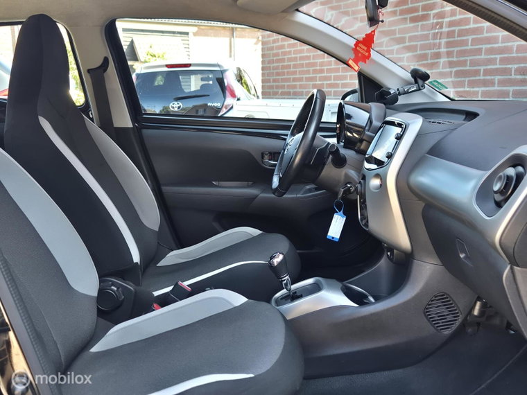 Vehicle Image 17