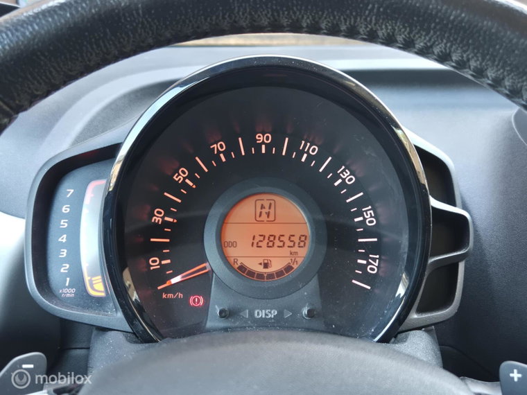 Vehicle Image 32