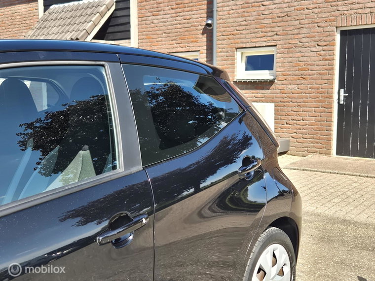Vehicle Image 36