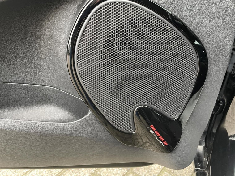 Vehicle Image 35