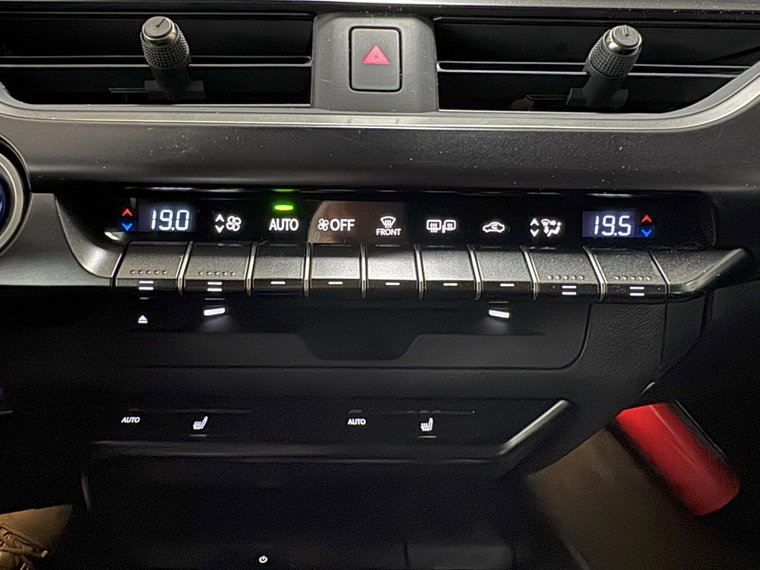 Vehicle Image 30