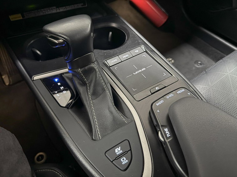 Vehicle Image 32