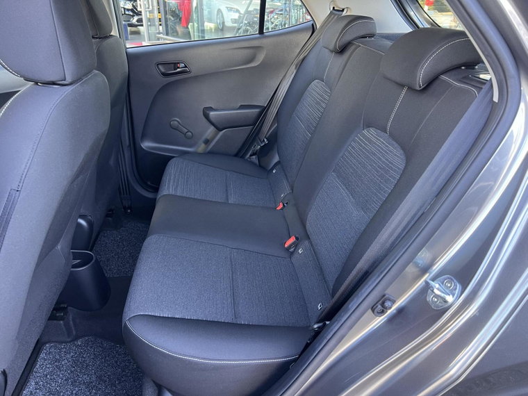 Vehicle Image 17