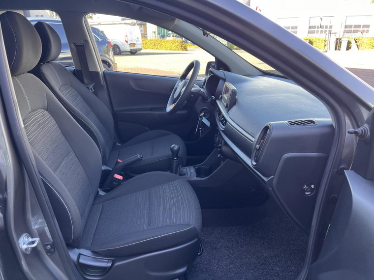 Vehicle Image 18