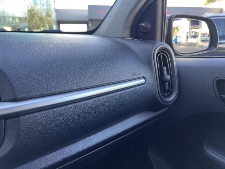 Vehicle Image 28