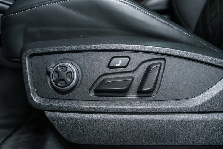 Vehicle Image 48