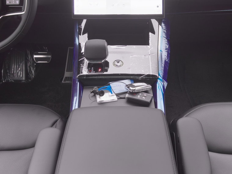 Vehicle Image 12