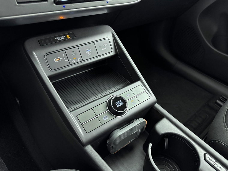 Vehicle Image 28