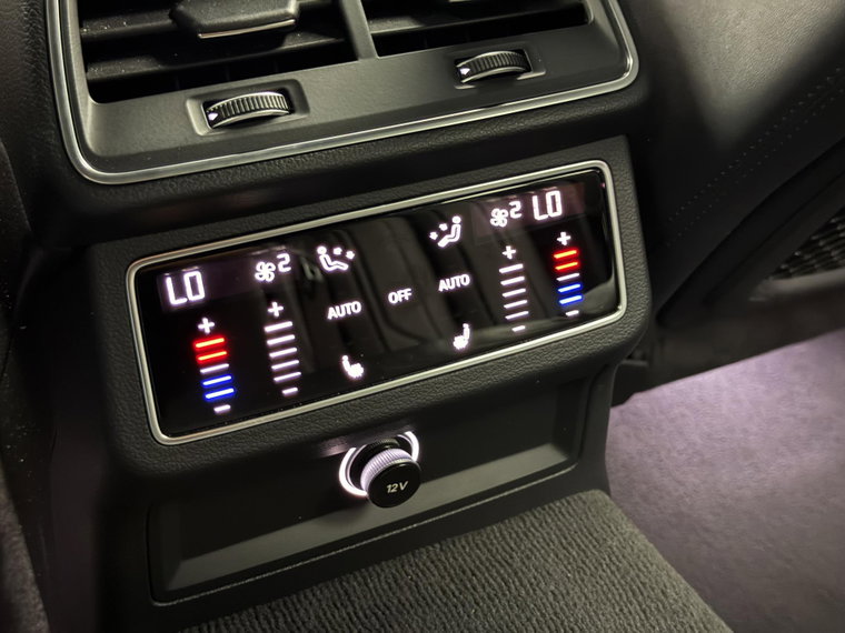 Vehicle Image 28