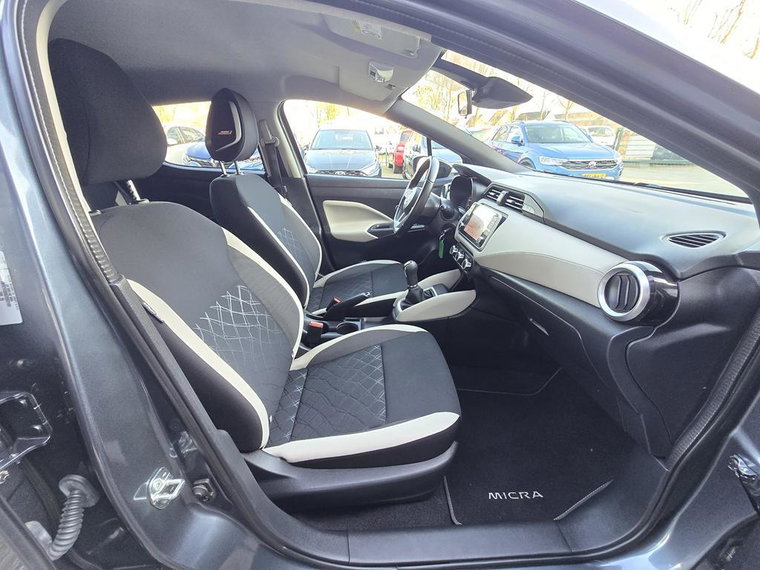 Vehicle Image 14